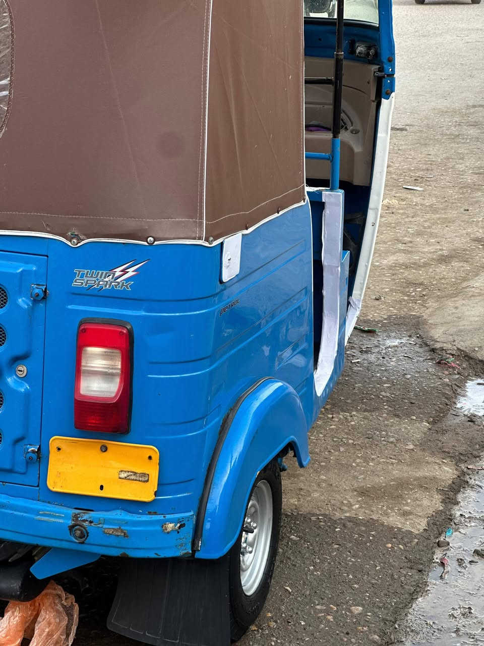 السلام عليكم تكتك 20رقم عربي سعر 6300وبيه مجال ***********
