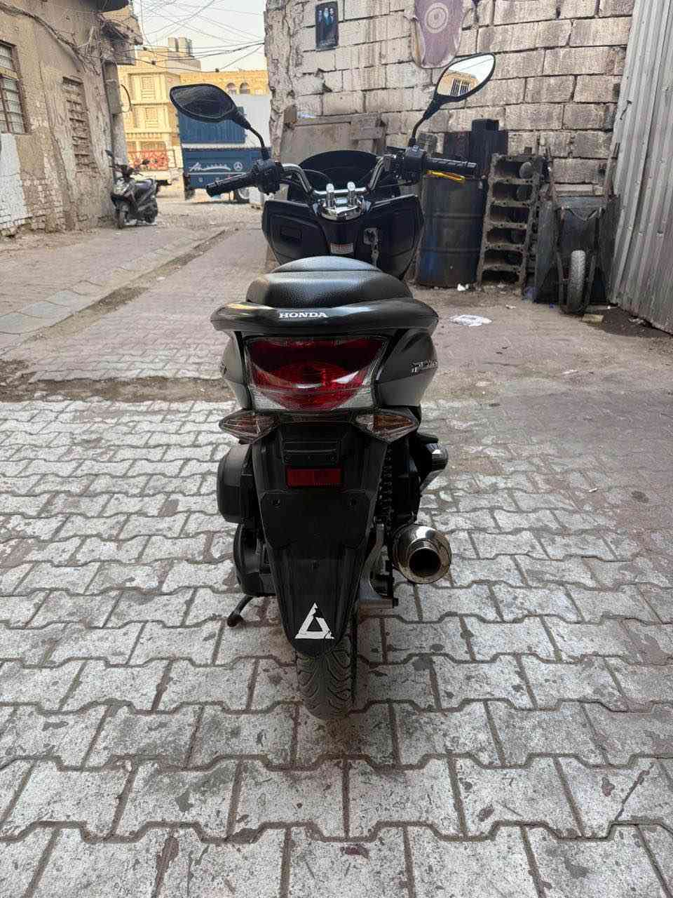 دراجه خير من الله صالونصه رياضي بلادي مكاني الكفاح قنبر علي *********** السعر 15 ورقه بغداد, العراق
