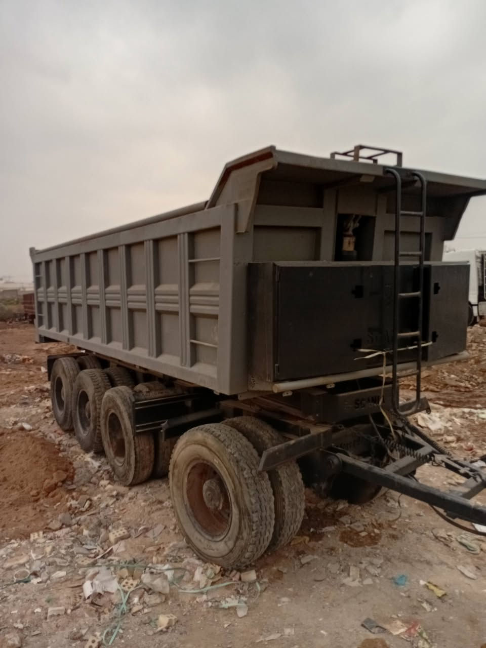 سلام عليكم  عربانة للبيع دناكير برينة شاصي 14 حدادية مكفولة كفالة عامه الستفسار اكثر ***********//***********
