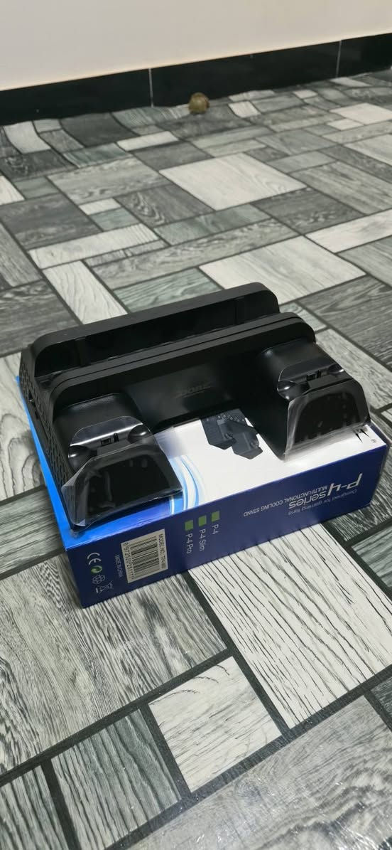 فان تبريد + شحن بلي 4 استخدام يومين بس
سعره 10 ونظافة كدامك


**إذا كنت صاحب هذا الإعلان وتريد حذفه لأي سبب، رجاءا أرسل رسالة إلى الدعم الفني**
