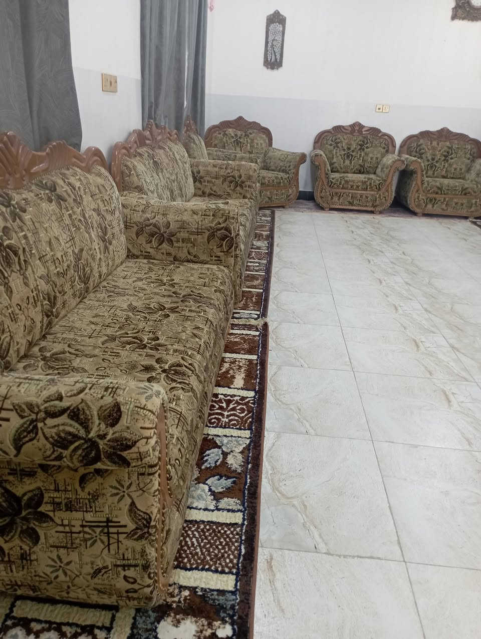 مبرده كلشي مابيه حجم 50 بس مطور عاطل سعر140 تغم 10مقاعد سعره 180طباخ خمس عيون سعره 180 المكان شارع 80 للاستفسار رقم الهاتف***********
