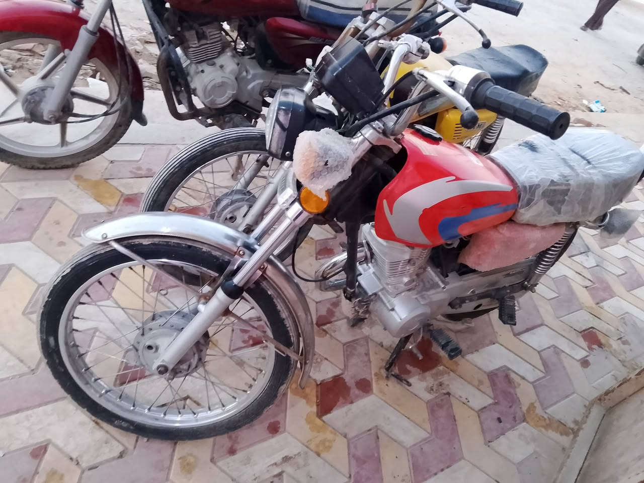 سلام عليكم هاي دراجات للبيع كلمن وسعره
لسعر خاص


**إذا كنت صاحب هذا الإعلان وتريد حذفه لأي سبب، رجاءا أرسل رسالة إلى الدعم الفني**