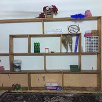 رف خشبي كبير • محفوره • بعشيقة مفرق خور سيباط