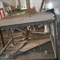 ميز بسطة • ميز منشار خشب • رفوف محل