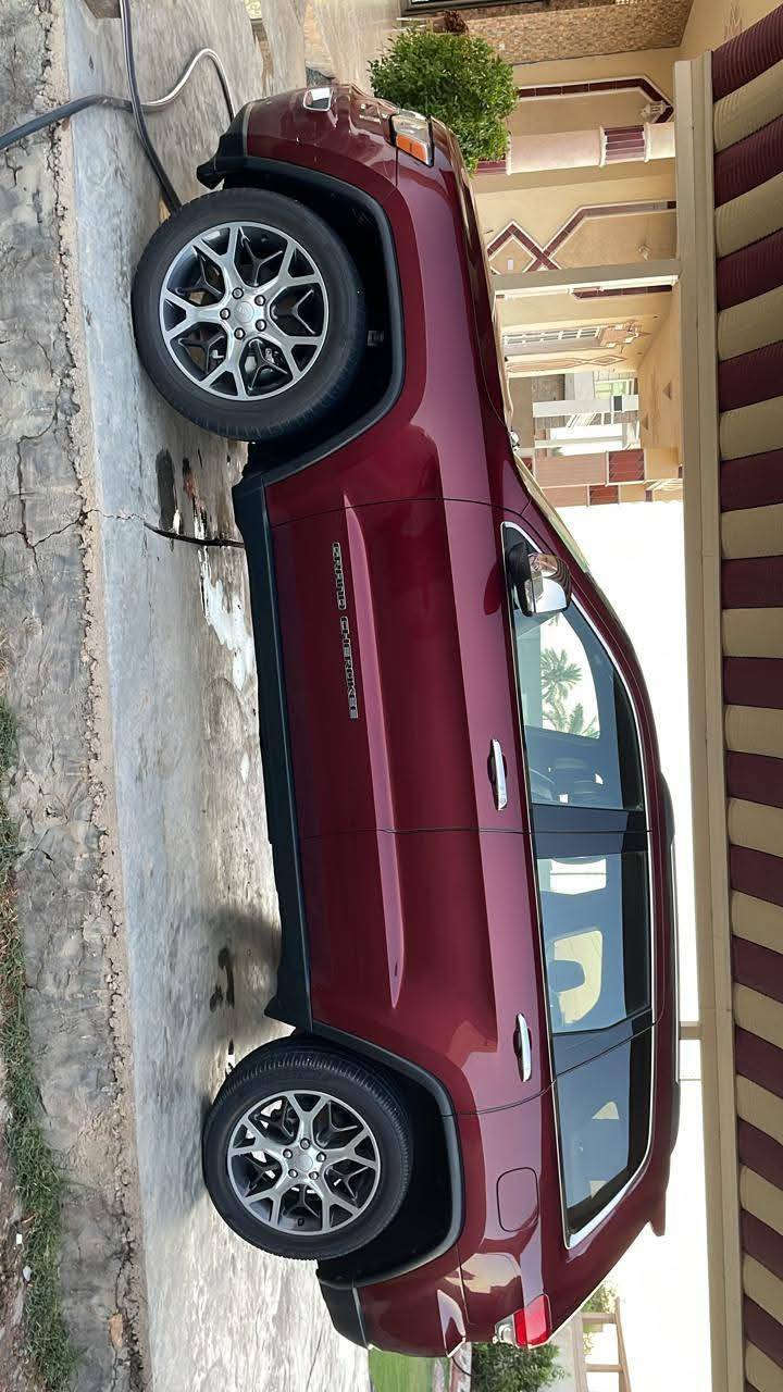 جيب 2019  امريكي ايرباك كله سليم ظربتها بسيطه
فول مواصفات لمتد 
سياره جديده 
معروفه مواصفات لمتد 
سياره جاهزه من كل نواحي 
فتحه بصمه فول لفول 
 لونمميز ماروني دم غزال 
رقم بغداد تحويل مباشر 
صبغ فقط ربع بالبنيد وطرف الجاملغ ولباقي كفاله        السعر 25$.  250ورقه وبيها مجال ***********
