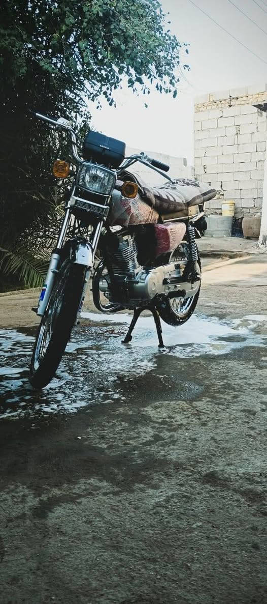 سلام عليكم دراجه البيع بدون ما مفتوحه سعر 800وبيه مجال رقم الهاتف ***********
