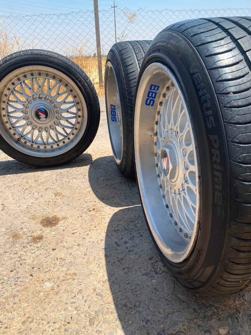 الله يساعدهم الإعزاز )ويل BBS تو ساز حجم 17 .  4 ستد للبيع او مراوس حسب الإقناعه )شرط كلهن طگ فلينه بس واحد بي تصليح خفيف والتواير شوفت عينك نضافتهن (السعر 550 الف)والشراي يشلع عـيـوني وانه خادم لكم (مكان صلاح الدين قضاء فلكت الفرسان)استفسار (***********)
