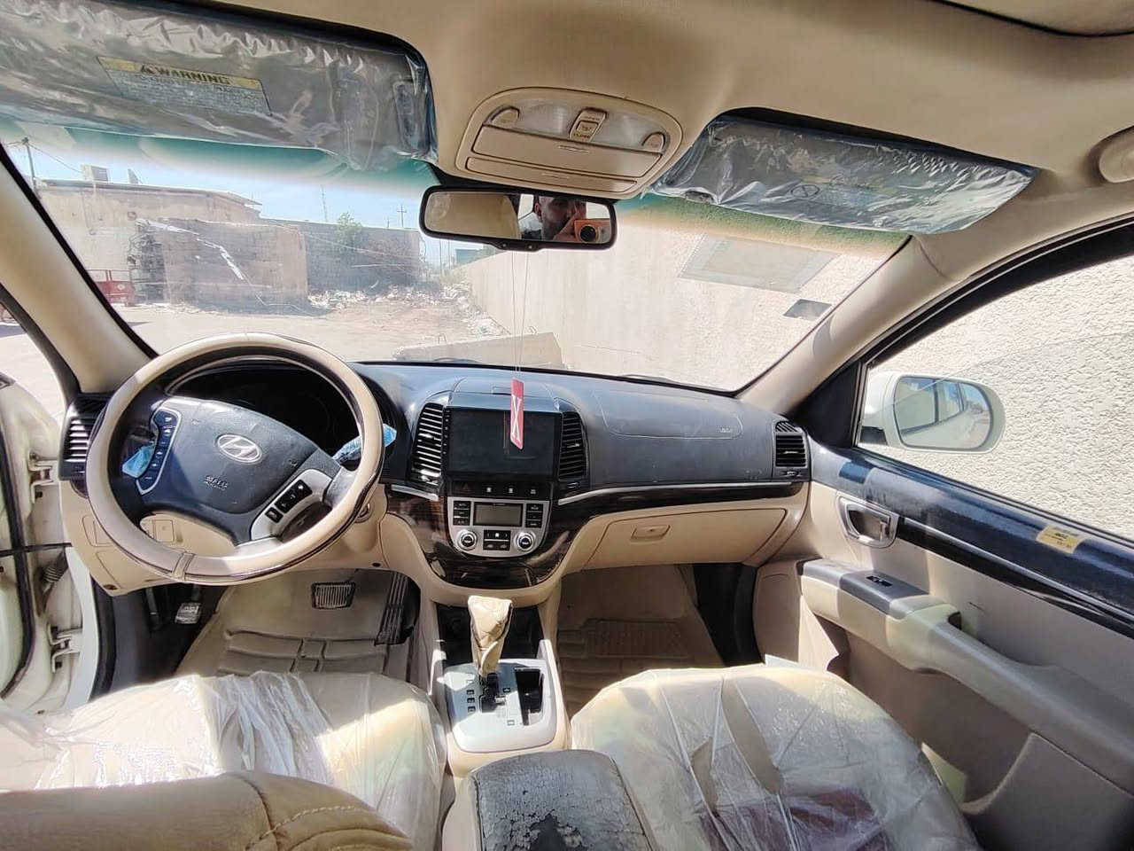 السلام عليكم 
سنتافي موديل 12 بيها بارد بجاملغ شبر تقريباً 
خليج 6 سلندر 
فول مواصفات 

السياره حلوه مكاني بابل الاسكندريه ***********

السعر 163 وبيها شي بسيط كلش
