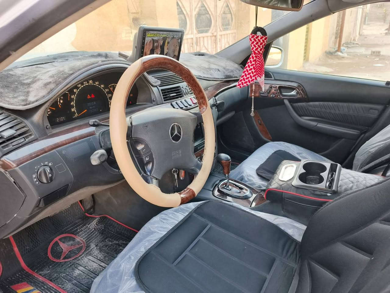 مارسدس قواص مديل 2001 فول مواصفات سياره مكفوله مكفوله من العيب الشرعي والكصه ونقل جثه مكينه 6 سلندر كير محرك تبريد 5 بصمات امرايات شفط  فتحه السياره فول مواصفات سعر 90 رقم السياره كركوك سياره بيها معامله وسنويه وملسق وهزه سياره واصله للكمرك بس يندفع كمركها معامله الكمرك موجوده كامله واصله للكمرك  السعر 90 وبيه مجال  العنوان البصره الزبير
رقم التليفون ***********
