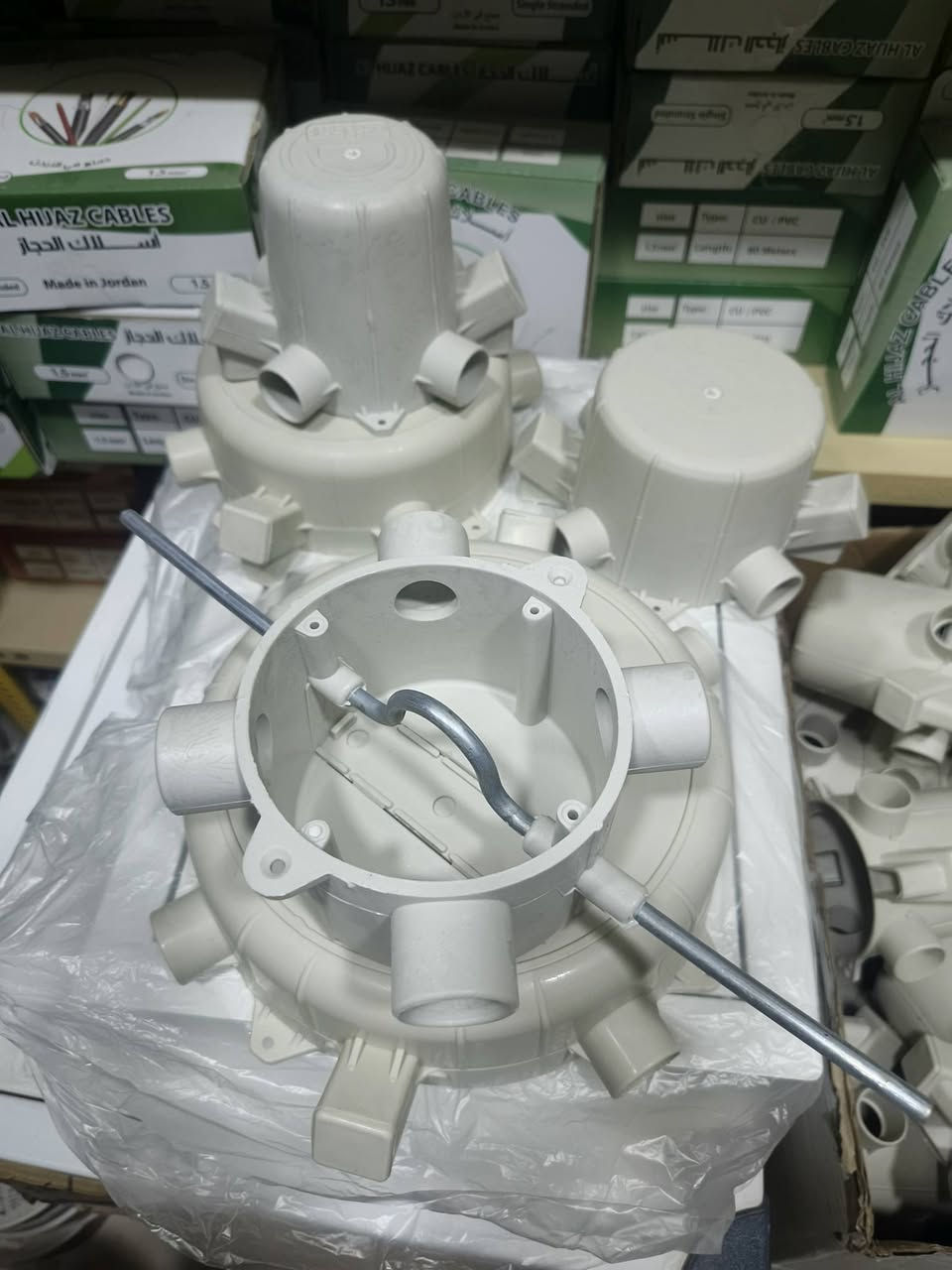 مرحبا للجميع متوفر جكشن ثقيل المميز أسعار تنافسيه ٣ واط ٧٥٠ دينار       ٦ واط ٧٥٠ دينر           ١٢ واط ١٠٠٠ دينار            ١٨ واط ١٢٥٠ دينار           جكشن مروحه ٢٠٠٠ دينار       العنوان البصرة التنومه الصالحيه قرب مدرسة بنات الحسن ***********
