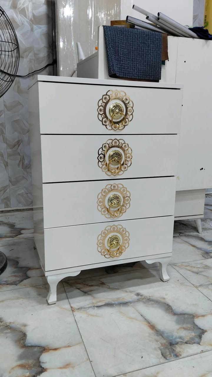 السلام عليكم 
غرفه نضيفه كلش 10 قطع 
سعر 850 
شد ونقل داخل بغداد مجانا


**إذا كنت صاحب هذا الإعلان وتريد حذفه لأي سبب، رجاءا أرسل رسالة إلى الدعم الفني**