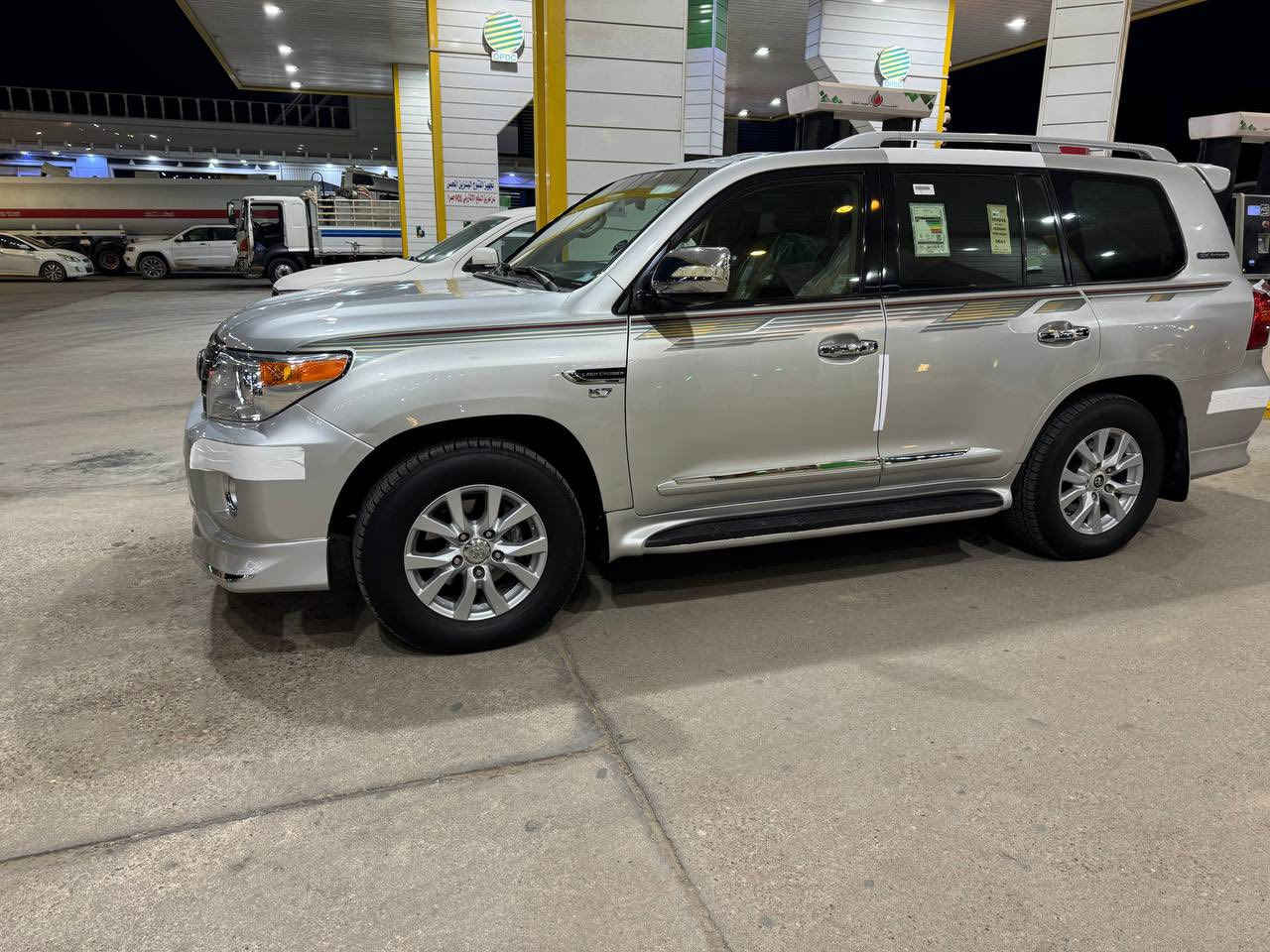 الاندكروز 2011ستينيه 8سلندر4600 سياره جاهزه 
مكينه وكير كفاله تخم تاير سياره جديده بيها صبغ اثر خط طابع بدون داخل سياره كلش حلوه وجديده رقم اربيل جديد تحويل فول سياره مراوس بحدث فقط لاندكروز ***********
