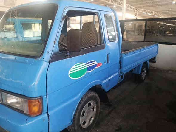 السلام عليكم كيا 94 سياره مصبوغه 37 ورقه عنوانها اليوسفيه ناحيه الرشيد رقم الهاتف ***********
