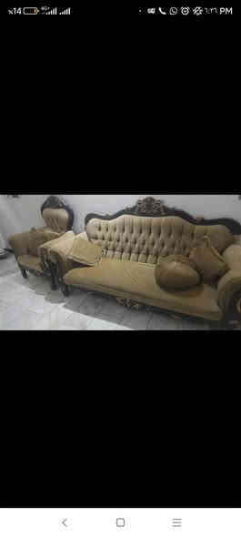 تخم للبيع عشر مقاعد قنفتين كبار واربع كراسي نظيف المكان شارع 80 السعر 250 الاتصال واتساب***********
