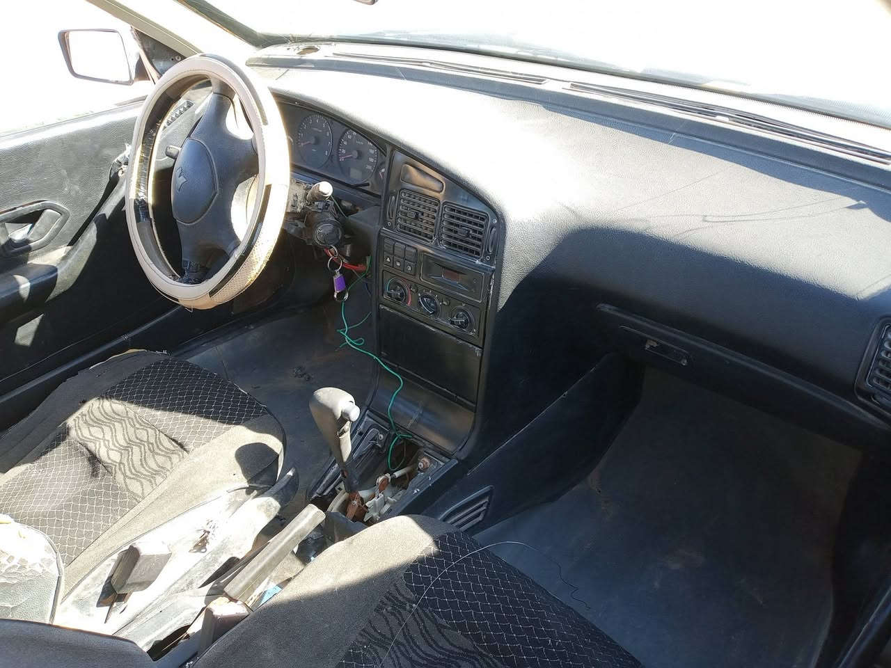 السلام عليكم بيجو 405 البيع رقم بصره الماني سنويه نافذه 2019 مكينه وكير بيكاجو  نضيفات اوتوماتيك موديل 2010 كهربائيات وحداديه وباتري جديد بس بيها الاباور عاطل بيها خياسات بلهلات والجنطه برانكيت مكفول هيئه علمشتري رقم راعيها مغلق راعيها البصره وعندي مستمسكاته السعر 14 قفل قفل مكاني الناصريه مركز ***********
