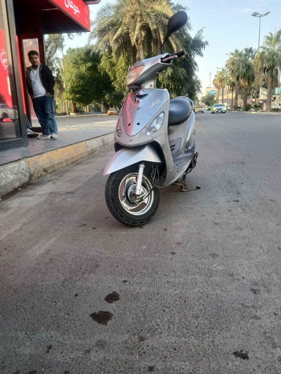 سلام عليكم البيع دراجه ماكس منغولي دراجه نكره سلف بكل وقت كله ختم واحد وكلشي بلادي بيه يابانية كهربائيات كله شغاله سعر ٧٠٠ الف وبيه مجال بسيط مكاني كاظميه او ساحه عدن للاسفسار على رقم ***********
