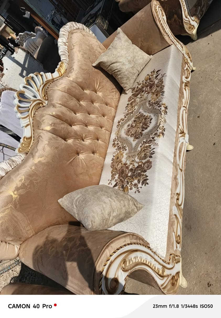 تخم ملكي ابو التاج زلغ او شخط مابيه اخو الجديد بل جديد اسفنج ضغط خشب قوي الثقيل مو سوكي ١٠ نفرات ٥ قطعه واكو توصيل الي باب بيتك عدنه
***********
