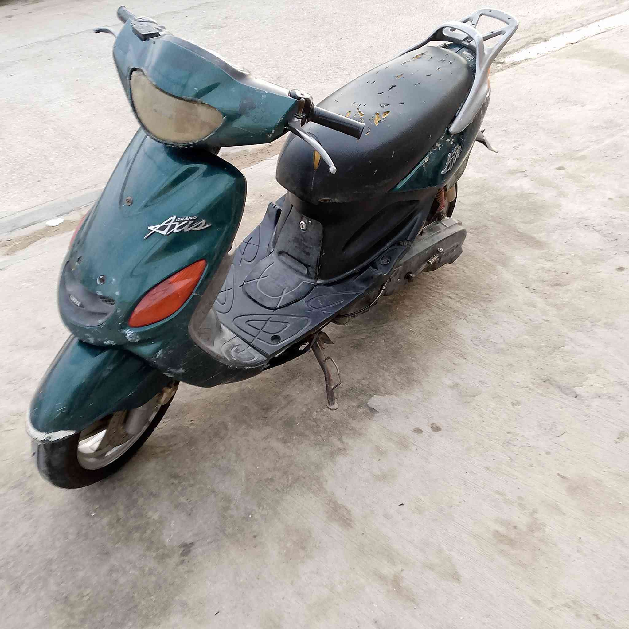 السلام عليكم دراجة اكزاز خبط 100دراجة مكينة ناعمة كفرات كاملة نضفتات الدراجة والكفرات كدام عينك دراجة كهربائية شغالة بس عوزهة باتري ودراجة عوزهة تقسيم الكابريتر سعر 175مكاني كوت خالجية يم درائرة صحت واسط رقم الهاتف ***********
