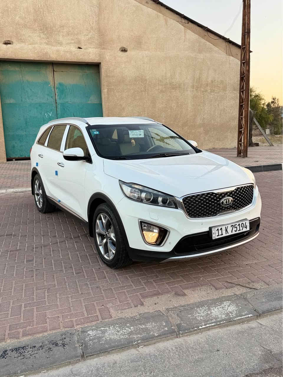 سلام عليكم كيا سورنتو 2017 خليجي رقم بغداد بسمي سنويا جديد لل 29 تحويل مباشر سياره مكفوله من الضربه والصبغ وتبديل بيه ملاحضات بسيطه وسونار مرفق مع الصوره مواصفات بصمه تشغيل + ابواب ترحيب جنطه كهرباء كشنات جلد + كهرباء تحكم ستيرن جهتين انضمه قياده مري شفط 7 راكب 3 قطع تبريد لد امامي خلفي جاهزه سياره من مكينه 6 سلندر وكير مكفولات ماشيه 117 km حداديه جديده تخم تاير جديد تبريد ثلج ❄️ مكان سياره كربلاء سعر 198 بي مجال قليل *********** 
*********** عين التمور, كربلاء
