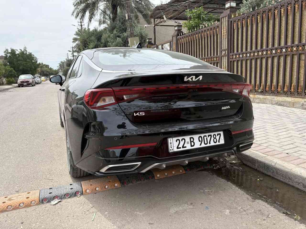 السلام عليكم 
KIA K5 V VIP خليجي للبيع
السيارة اعلى مواصفات بالخليجي موديل 2023 ماشية 31,000 كيلو متر مكينة 2500 السيارة مكفولة كفالة عامة من كل شيء وعليها تغليف حماية PPF وداتا شو وعداد ديجيتال وكامرات 360 درجة وكشنات تدفئة تبريد وباقي المواصفات معروفة مكان السيارة بغداد 
مطلوب بيها 22,000 وقابل للتفاوض 
رقم الهاتف للاستفسار: ***********
