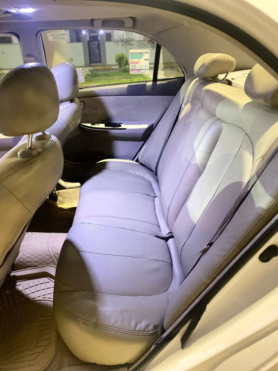 سلام عليكم.. سيارة للبيع  المستعجلBYD.. محرك 18 جديد صدر جديد تبريد ثلج ❄ كير أوتو بشرط موديل 2014 بدون صبغ بس بيها ثلاث قطعات بارد تايرات جديد... السعر 62
 بيها مجال للطيبين..  
***********
