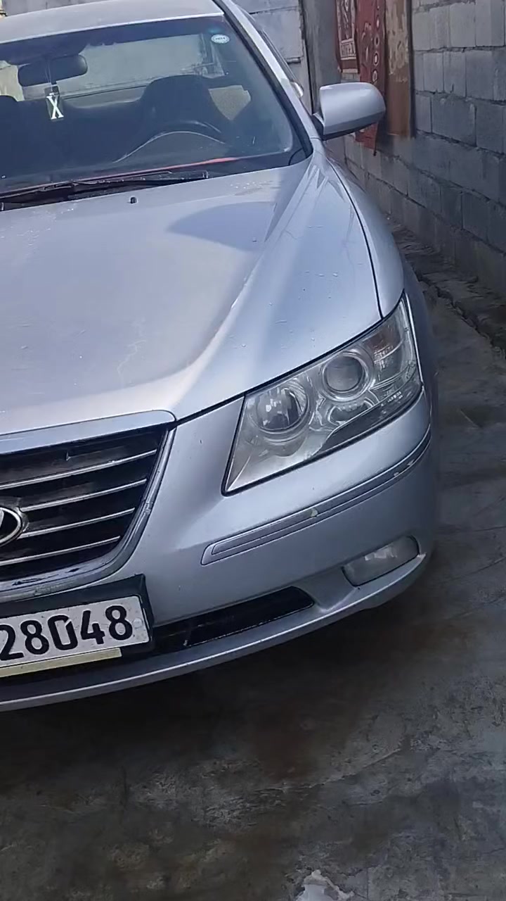 السلام عليكم سوناتا  موديل ٢٠٠٩رقم سليمانيه كوري محرك الفين جديد سنويه جديده ارقام جديده لون سلفري تخم تاير تبريدثلج تدفئه شغاله بيها منضومة غاز سياره مكفولة عدا صيغ بل باب الخلفي بدون دواخل مبايل ***********مبايل***********سعر١٠٥مكاني حفريه تاج الدين عليه السلام
