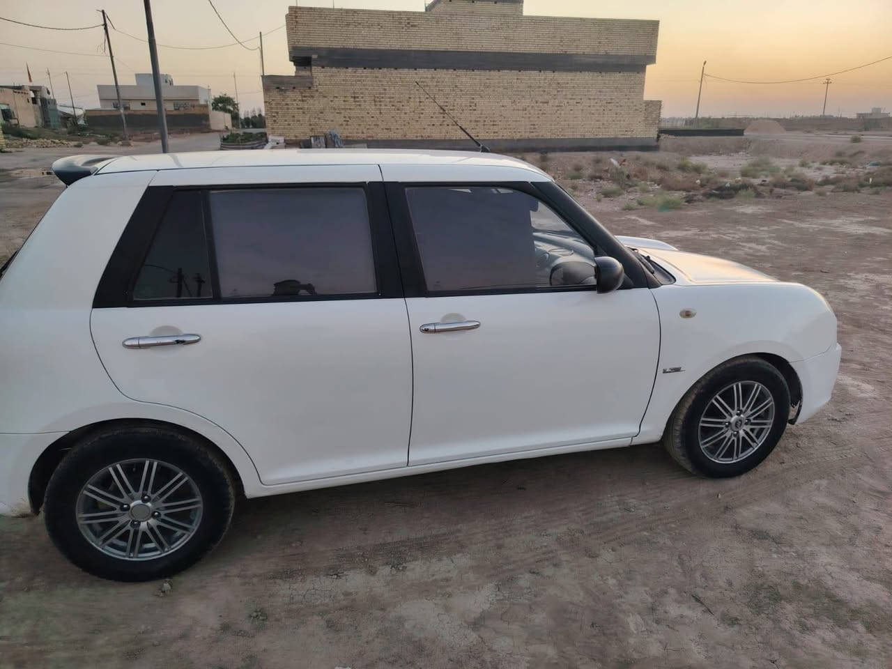 السلام عليكم
ليفان 320 موديل 2013
كير محرك مكفول
داخلهه مبين بالصور
تبريد شغال فول
سياره ماشية 122 
حداديه خلفيه جديده الاماميه 80٪ وتمشيك اشهر 
بيهه ضربه ومامعدله بالجاملغ الخلفي موضحه بالصور
السيارة باسمي وسنويه وهزه جديدة
السعر 40 وبيهه مجال
المكان بابل ***********
