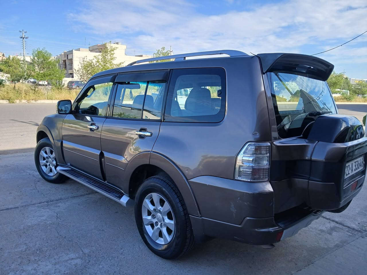 Mitsubishi Pajero 2016
متسيوبيشي باجيرو  
موديل ٢٠١٦
لون قهوائي 
محرك ٣٥٠٠ المرغوب
كير ومحرك وتبريد بشرط 
دبل اكسل شغال بلاد
ABS
ربع جاملغ صبغ فقط رش الجاملغ بدون ضربة 
مكفوله من الضربه والحادث
تحكم ستيرن 
تحديد سرعة
لايتات زنون بلاد
مسجل نظام صوتي JBL وبلوتوث صوت CD & AUX و فلاش ميموري
تدفئة وتبريد مركزي
مري شفط
 بروجكتر امامي وخلفي
سبعة راكب عائلي
ويل كب17 بلادي
سنوية نافذة لغاية ٢٠٢٨
سياره جاهزه بدون مصرف 
السيارة بأسمي تحويل فقط
 170$ السعر
مكان السياره أربيل 

 
***********
