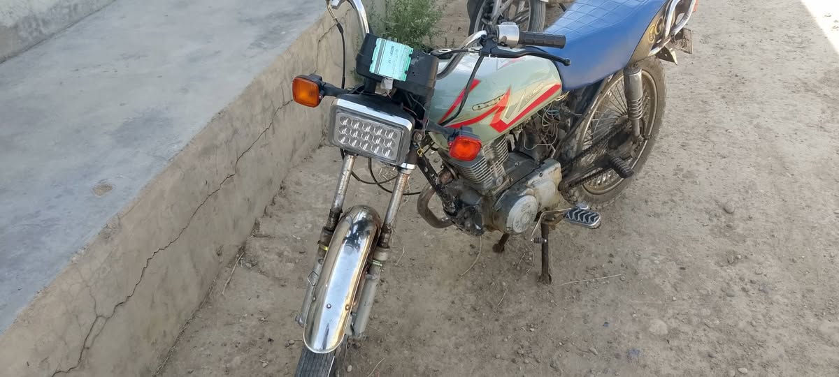 السلام عليكم للبيع بارت 99999
محرك لا صرف ولا بخار نشاط فول 
تواير جدد
لايت زنون 
السعر 235 وبي مجال ويرهم مراوس
للستفسار خاص او اتصل ***********
