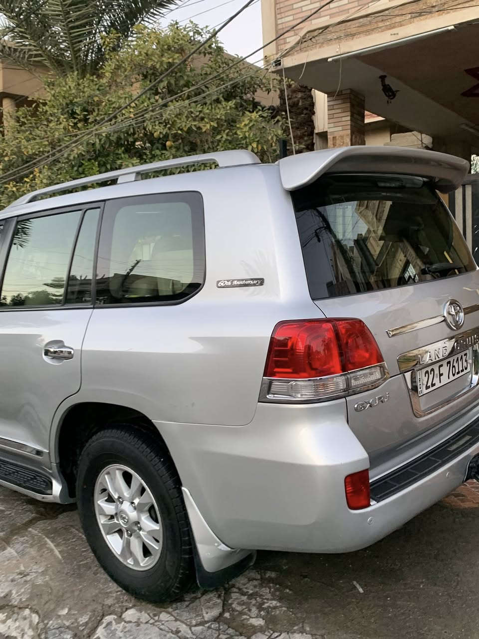 السلام عليكم
-للبيع لاندكروز فول 2011 G.X.R.i ستينية اصل تكمة وسنوية . من انظف الستينيات الموجودة 

ماشية حقيقي 200

-مكينة 6 سلندر المرغوب فلتر عالي 

-گير ومكينة كفالة .

-رقم اربيل هزة جديده مشروع وطني بأسمي تحويل ثاني يوم .

السيارة مكفولة بس الدعامية الامامية بيهة مصبوغة    وبارد جداً بسيط .

  موصفات الستينية الفول :

-شفقة عريضة بلادية .

-لدات امامية .

-واقيات لونين بلادية .

-دوسات ليزرية .

-كشن كهرباء .

-زراگات لايت .

-حساسات امامية خلفية .

-كشنات جلد بقلاوة بلادية .

-٨ ايرباك .

-فتحة .

-الگاع مغلفهة جلد .

-اشاير بلمري .

-٧ راكب .

-تحكمات ستيرن .

-كروز سرعة .

-السيارة شادلهة شاشة وسستم صوت سماعات اصليات مال لاندكروز VXR بيهة مميزات كلش حلوة .

والسيارة حلوة ونظيفة وحتى سبيرهة مانازل تخم تاير جديد 

وكشناتهة البلادية نظيفات مامدوشمة .

وباقي المواصفات معروفة. 

مراوس  اي سياره 

***********
