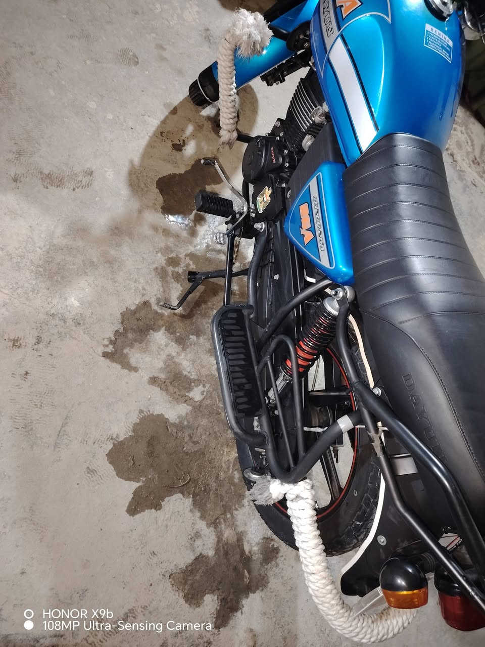 للبيع اوراق سكنر   ماصارله هواي طالعه من الوكيل 
السعر 1550 وبيه مجال  
مكان بابل محاويل 
الهاتف ***********
