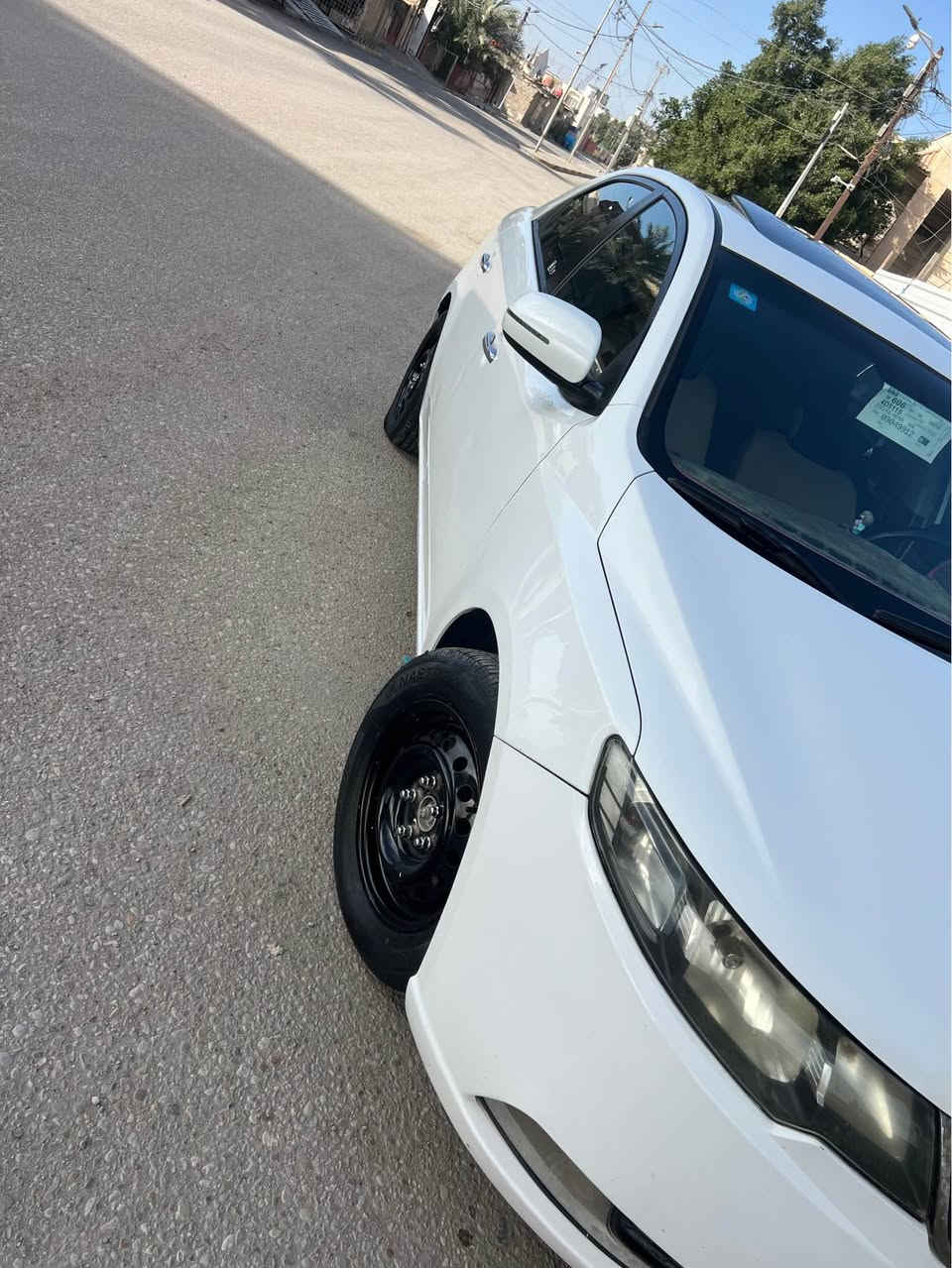 السلام وعليكم كيا سيراتو 2013 خليجي فول مكينه كير تبريد كله جديد بيها جاملغات الخلفيه صبغ وقبق الصندوك مبدل مكانها البصره 98 وبيها مجال قليل كلش مكانها البصره *********** البصرة, العراق
