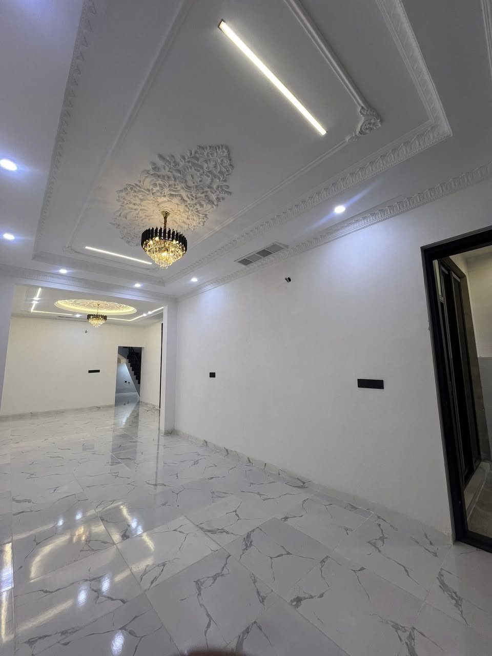 🏘️خانوو بۆ فرۆشتن لە گە رە کی 8حەسارۆک سفر بە کارنە هاتووی
پیکدیت
🔺دوو هۆل دوو مە تبە خ
🔺یە ک دە یوە خانی 
بوو زانیاری زیاتر پە یوە ندی بکە ن بە م ژمارانە ☎️*********** یان***********📲
