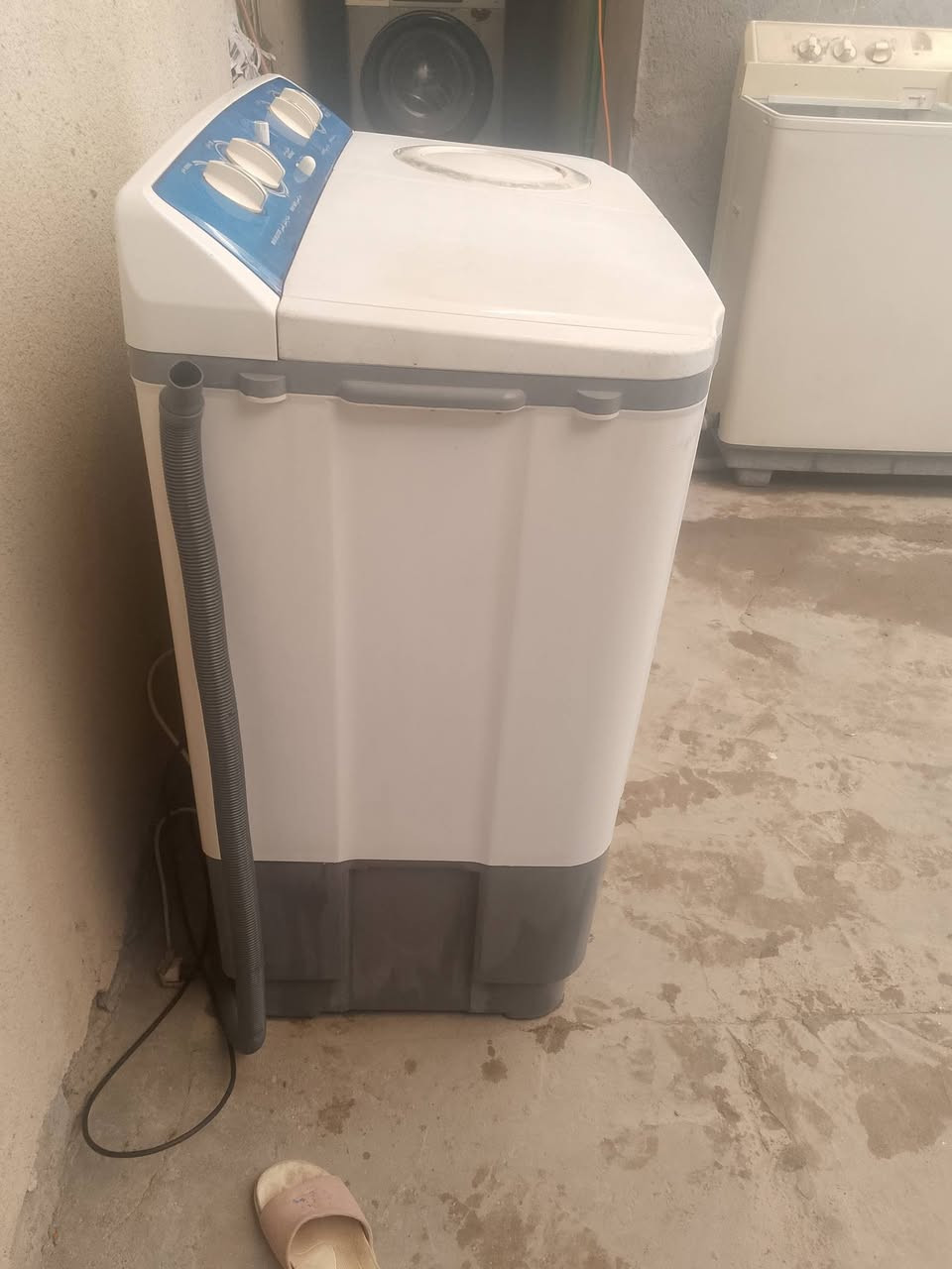 غساله كبيره ونضيف حجم 17كيلو السعر ب65 الف مكاني المعقل هاتف *********** واتساب متوفر
