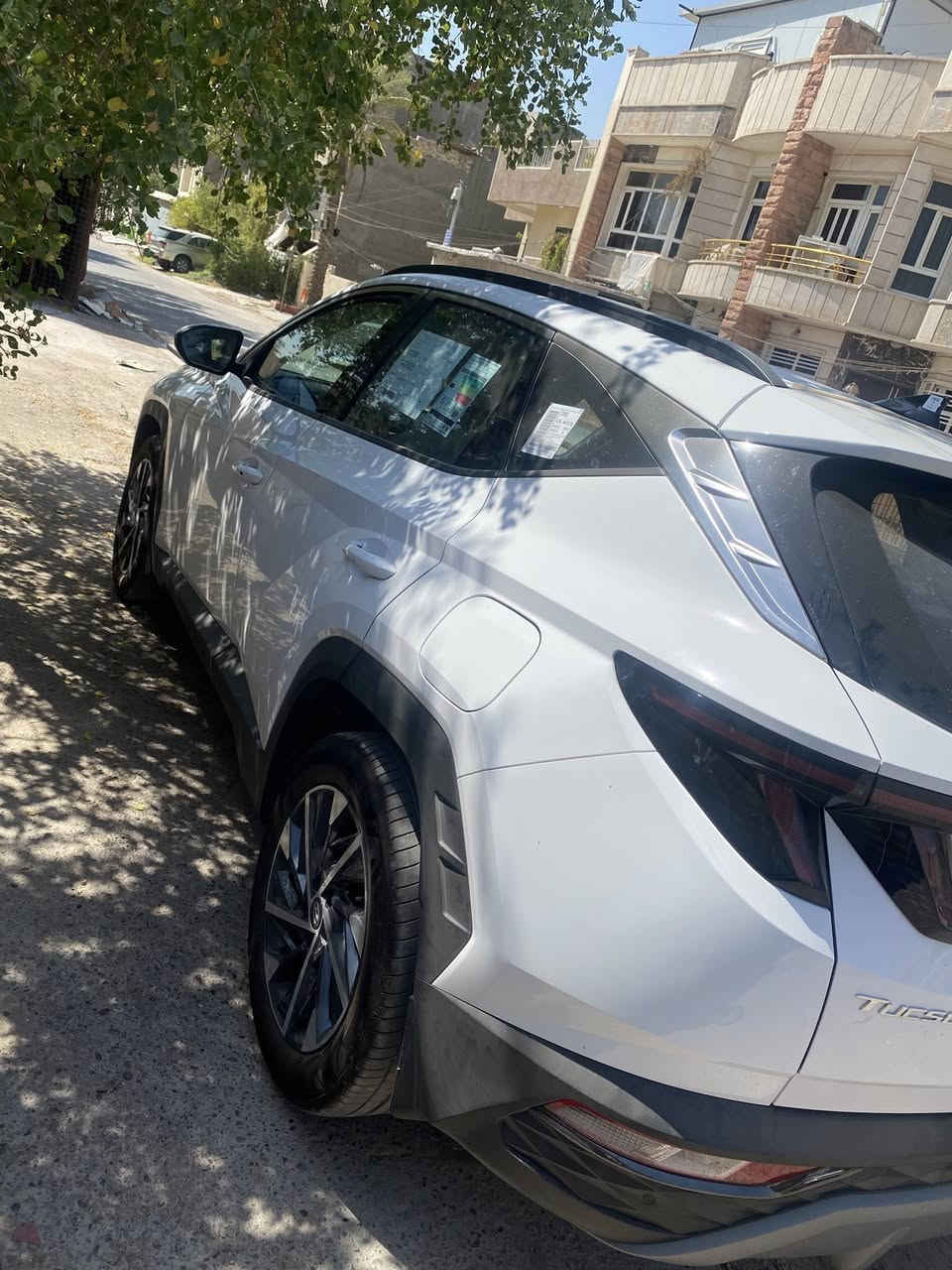 السلام عليكم للبيع توسان خليجي موديل ٢٠٢٤ فول مواصفات عدا البنوراما بيه طخه خفيفه بالجنطه اثر رجوع سياره عليه ماشيه ٥٠ السعر ٢١٨ لاستفسار ***********
