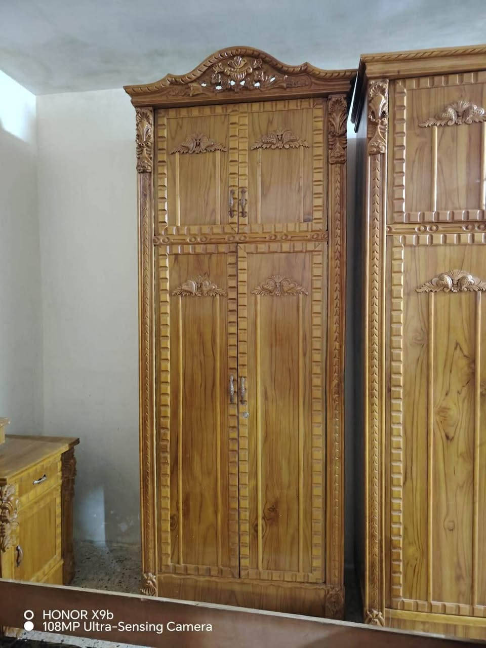 السلام عليكم غرفة5قطع نضيفة السعر900وبيهة مجال رقم الهاتف ***********
