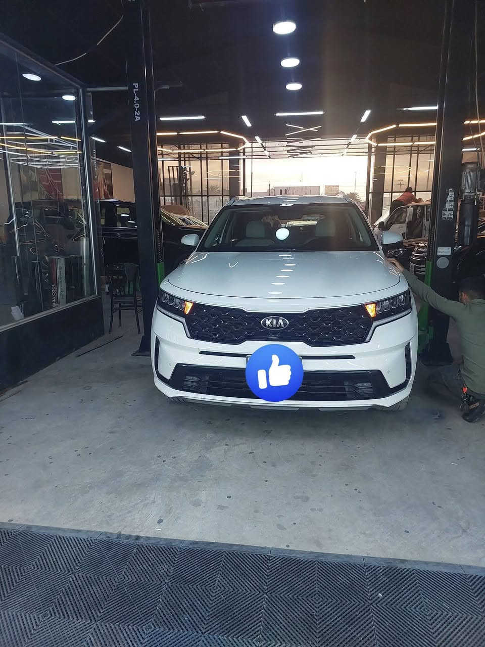 السلام عليكم ورحمة الله وبركاته كيا سورنتو خليجي موديل 2021 كفالة عامة  عدى اربع اصابع بارد بالجنطه وشخط بالچامرلغ اليمين قدر اصبع رقم بغداد بأسمي فول مواصفات عدا البانوراما  والفور ويل 6 سلندرر
المواصفات 
عدد الكشنات 2 كهربائي 
تبريد 3 قطع مناخين
تشغيل عن بعد 
تشغيل بصمة 
ابواب بصمة 
جنطة بصمة شفط 
ويل كب كروم حجم 19 عدد 5
شاشة كبيرة نظامين ابل كار بلي واندرويد كار بلي 
شاشة للتبريد 
شاشة اعطال 
عداد الكتروني
كامرة خلفية
مري شفط 
تحكم مري كهرباء
تحكم ستيرن جهتين 
حساسات امامية خلفية
لايت زينون أربعة عدسات
لدات امامي خلفي 
بردات خلفية بلادي
اربعة وضعيات قيادة 
مثبت سرعة 
بعد بيها هواي مواصفات تجي وتشوف
مكاني ديالى بعقوبة 
السعر 270
للأستفسار أكثر اتصل وبي واتساب *********** وبي واتساب
