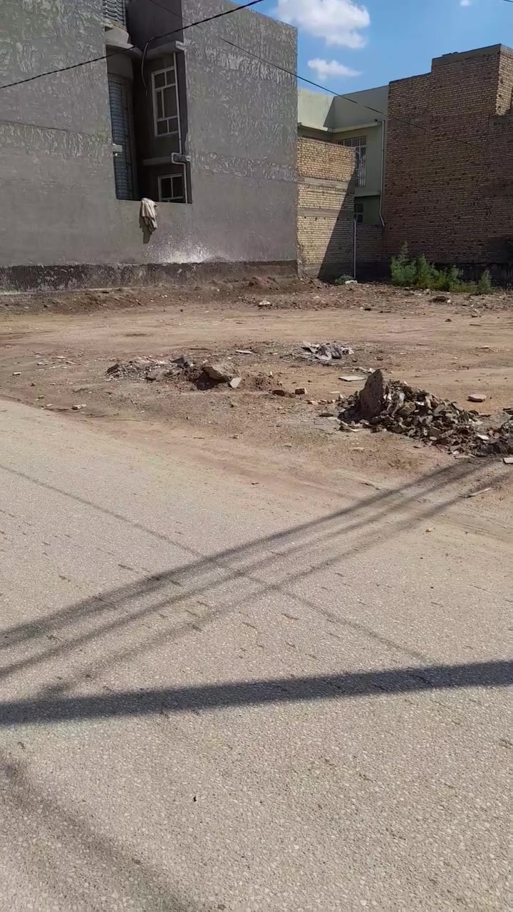 السلام عليكم قطعه للبيع ملك صرف 
المساحه 260 متر ركن 
13×20 تقع على شارع مبلط 
كإفة الخدمات الموقع 
حله ابي غرق حي الحسين 
السعر 165 وبيها مجال
الاستفسار الاتصال على الرقم 
*********** ابو علي للعقار
