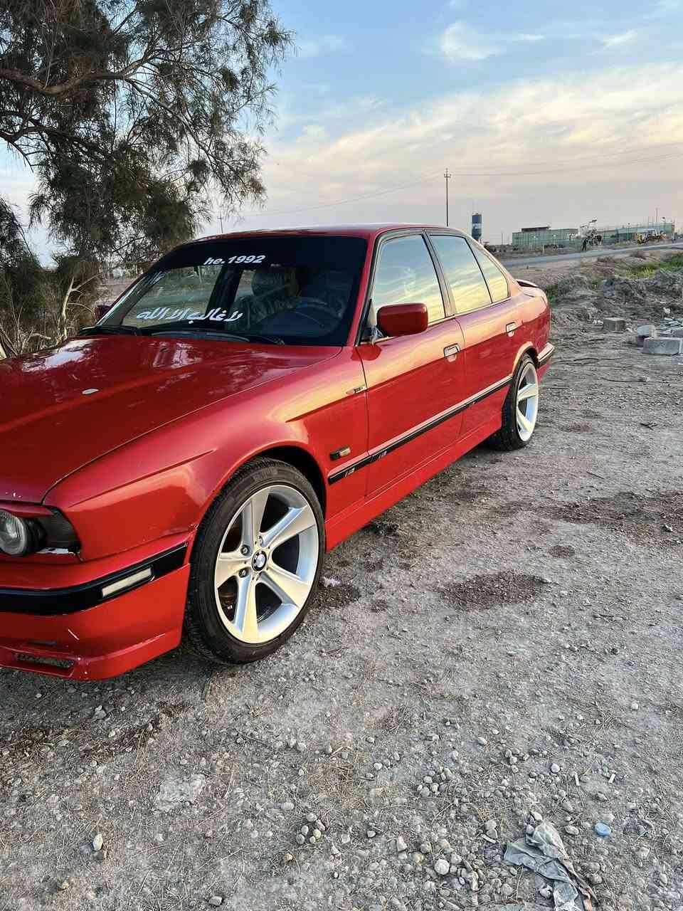 سلام عليكم بي إم البيع موديل 92 محل 525 مكينه  كير جديد شرط فتحه قماره رقم ***********  مكان سماوه سوير
