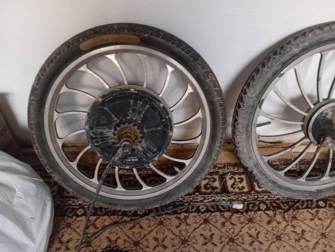 غراض دراجه شحن للبيع البريد يتفضل خاص مكاني بعقوبة رازي  
كلشي شغال 
ويل خلفي عقل فيشة ضفيرة 
دواسات ستان كلهن جدد لكن وصخات ما مغسولات


**إذا كنت صاحب هذا الإعلان وتريد حذفه لأي سبب، رجاءا أرسل رسالة إلى الدعم الفني**