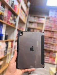 ايباد معالج M3 الحجم 11 انج صارله سبوع من مستخدم مفتوح من لكارتون حاله...