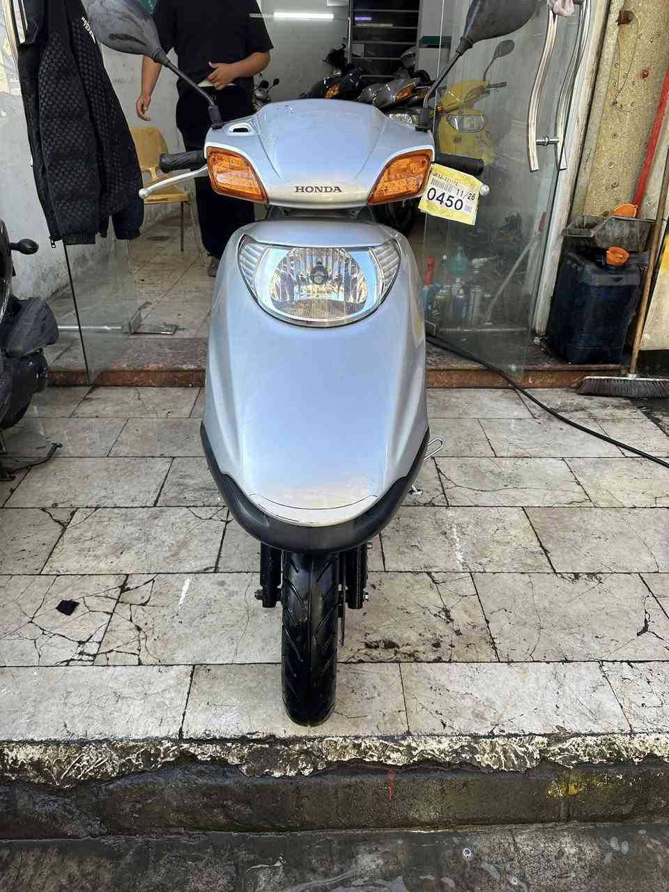 #السلام_عليكم_أخوتي_الغوالي 
#الوجبه_الجديدة
#مال_مزاد_شرط_رمبه 
# هوندا سبيسي 👍
 #شرط الضمان 💯💯
#بعده بحالة الوكاله فول نظافه مكفول 
#نظافه فول 💯💯👍 
#اللون سلفر 

البيع نقد والأقساط 👉
مصرف الرافدين فقط👉
مواظف ومنتسب ومتقاعد و الوريث 👉
استقطاع الاكتروني بدون مقدمه👉

#مكاني كوت المشروع شارع ميكانو 👉
***********☎️
***********☎️
أخوكم سيد محمد
