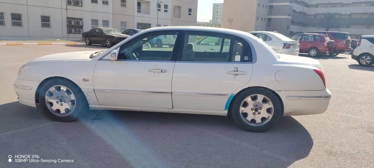 السلام عليكم
للبيع فقط كيا اوبرص ٢٠٠٩ ابيض صدفي رقم بغداد الجديد 
السيارة بيها صبغ بنيد و جاملغ أيسر
تبريد شغال
صدر أمامي وخلفي  و مشط و باور جديد قبل اسبوع سويتها
مكانها بغداد
السعر ٦٥
***********
