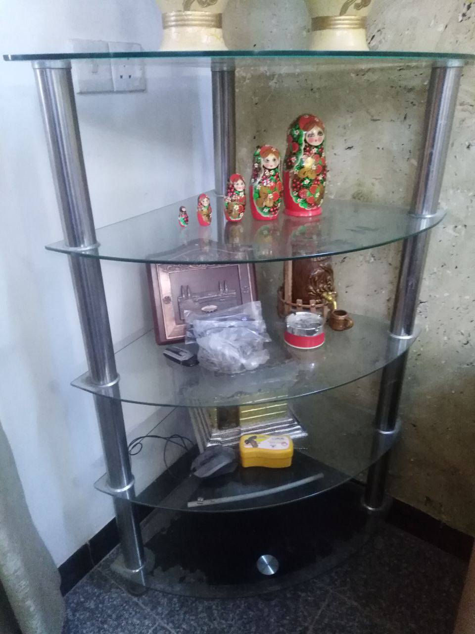 فاترينا عارضة كاملة مع الجام 
عدد 2 

سعر الوحدة 50 الف 

.
فاترينا  جام ربع دائرة كما موضح بالصورة 
عدد 2 
سعر الوحدة 25 الف 

مكاني بغداد الكاظمية الطي
***********
