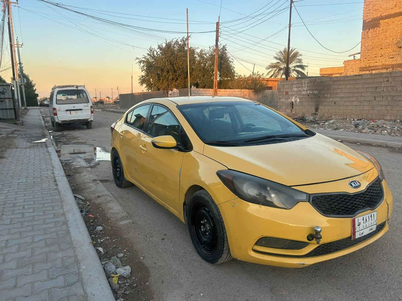 السلام عليكم كيا فورتي 2014

حادثها شخط على طول صفحة الراكب

مكينه جديده منظومة تبريد جديده

كير مكفول صدر امامي خلفي جديد عام

زوج تايرات جديد عارظها 105 بيها مجال قليل

مكانها شهداء رئاسة المعلمين

*********** غير متواجد فيس
