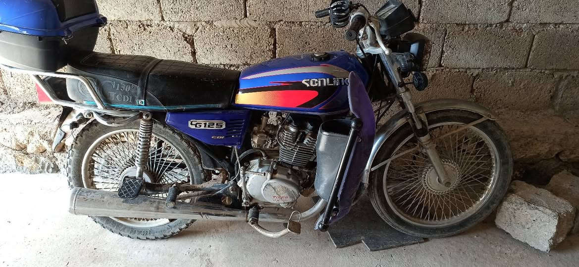 ماطور للبيع 2019
فول الفول شغال كامل 
السعر 280 وبي مجال 
***********
