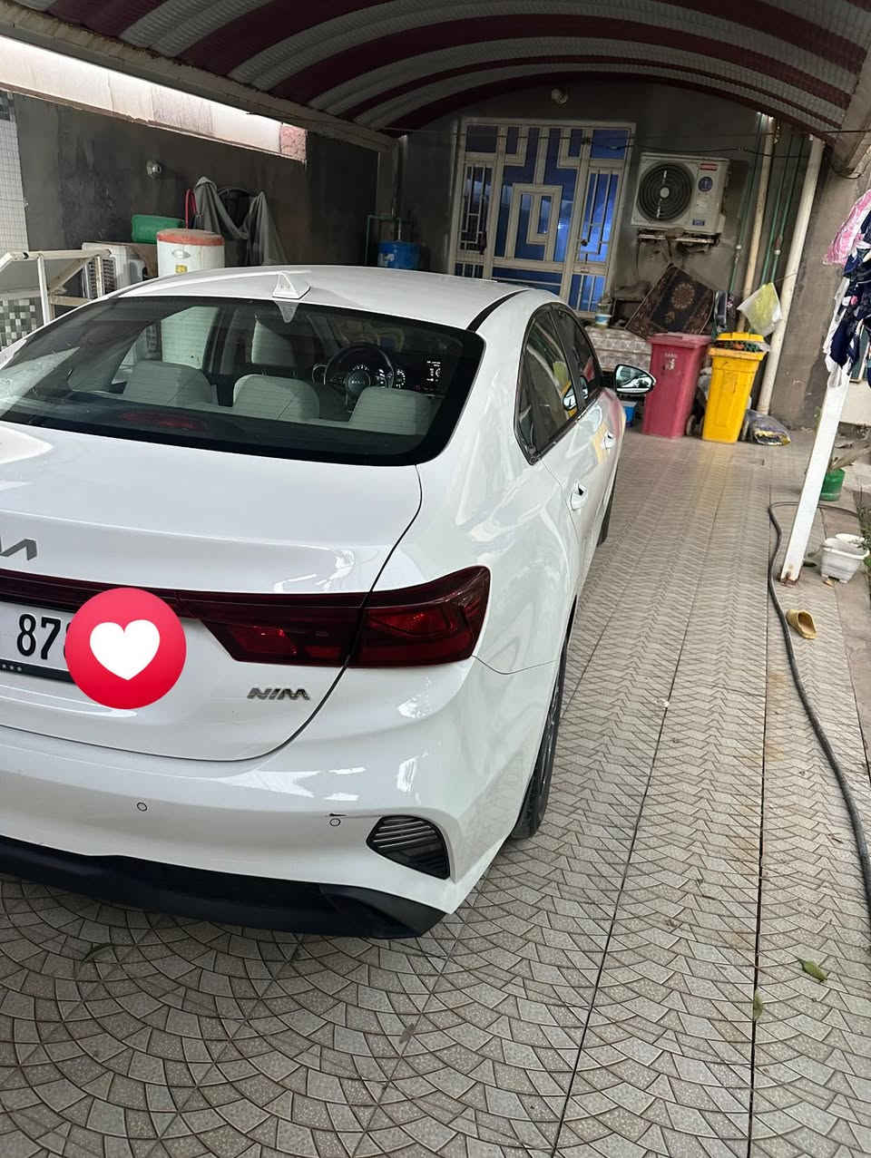 رمضان كريم ع الجميع
كيا سيراتوا موديل ٢٠٢٣ فول مواصفات فتحه مري شفط شاشه جبيره بلاديه محرك ١٦٠٠ 
ماشيه ٦١ الف 
رقم اربيل دخلتها هز وفحص 
يوم ٢٢/٢/٢٠٢٦ ....وكاله عامه بسمي شرط التحويل 
السياره ع ايد وحده من الزيروا
مكفوله من الصبغ والضربه ع بارد بسيط 
مكان السياره واسط  الزبيديه او بغداد الكراده
***********
