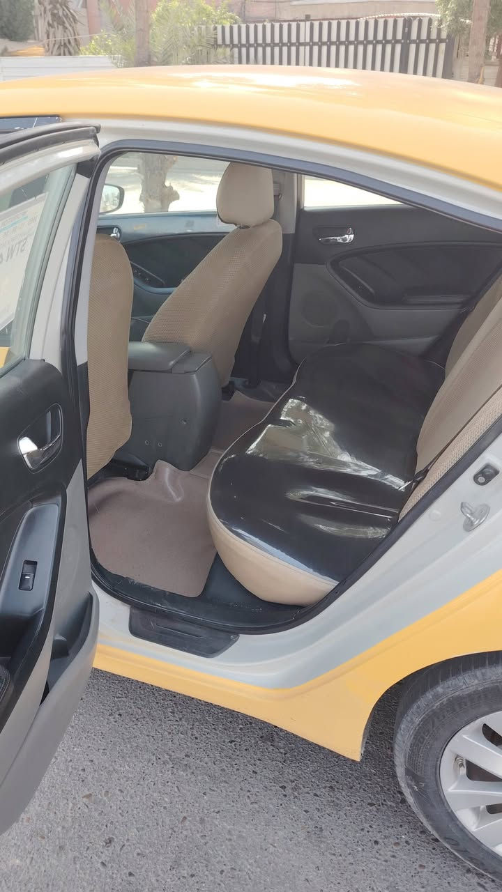 السلام عليكم
فورتي  2014 للبيع 
السياره  مواصفات نص فول داخل لونين
أشاير بالمري 
تحكم ستيرن جهتين 
كروز سرعه 
حافظة نظاره 
ويل كب 
ضرر السياره فقط باب السايق بدون دواخل 
السياره مكفوله 
محرك 1800 مكفول ما مفتوح 
كير مكفول ما مفتوح 
تخم تاير  جديد 
السياره ما عايزه برغي  و باسمي ثاني يوم تحويل 
سعرها 108 وبيها مجال بسيط
واتس اب ***********
