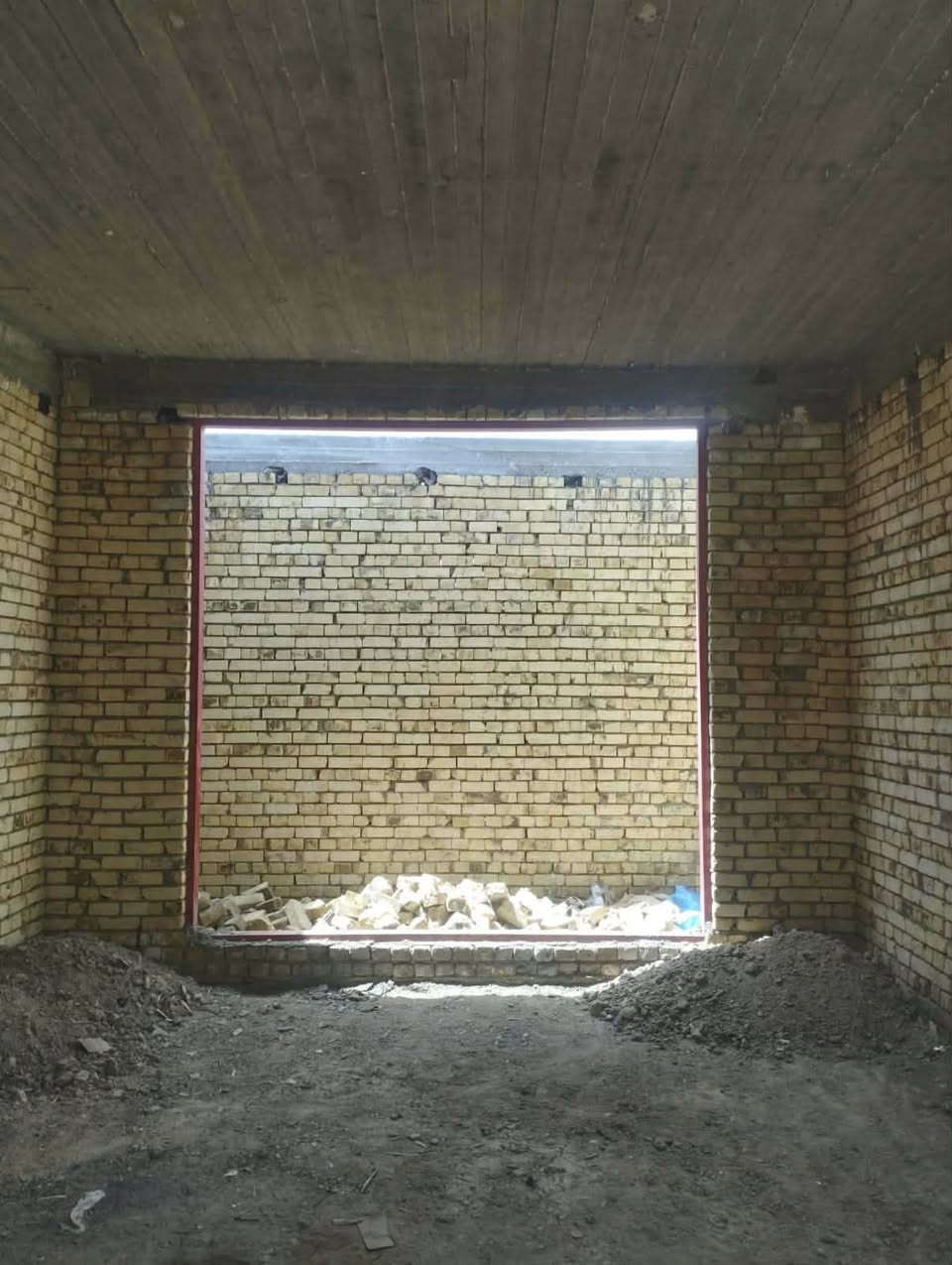 � فرصة مميزة لامتلاك بيت هيكل زراعي بموقع حيوي وسعر مناسب 🏡

إذا تبحث عن بيت تكمله حسب ذوقك وفي منطقة مخدومة، فهذه فرصة تستحق الاهتمام.

📍 الموقع:قريب من الحي الصناعي، مقابل شركة الناظر للزيوت.

🔹 نوع العقار: بيت هيكل زراعي.
🔹 المساحة: 200 متر².
🔹 التوزيع: غرفتان، صالة، استقبال، مطبخ، صحية داخلية وصحية خارجية.
🔹 البناء:طابوق.

✅ شارع صب.
✅ مجاري مكتملة.
✅ ماء وكهرباء.
✅ مولدة.
✅ منطقة مخدومة بالكامل.
✅ مشمول بالتطويب.

💰 السعر: 55 مليون دينار فقط.

📞 للاستفسار والمعاينة:
مكتب نجمة الإبداع للعقارات
📱 ***********
📱 ***********
📱 ***********

✨ لا تضيع الفرصة… موقع ممتاز، خدمات متكاملة، وسعر منافس يناسب السكن أو الاستثمار
