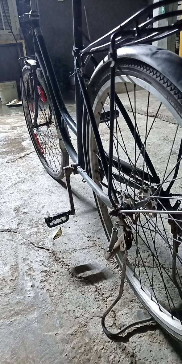 سلام عليكم باسيكل للبيع او مراوس باسيكل نضيف عوزه فقط بريك ويده بريك تاير خلفي جديد السعر 60وبي مجال مكاني بغداد جسر المثنى قرب جزيره بغداد السياحيه


**إذا كنت صاحب هذا الإعلان وتريد حذفه لأي سبب، رجاءا أرسل رسالة إلى الدعم الفني**